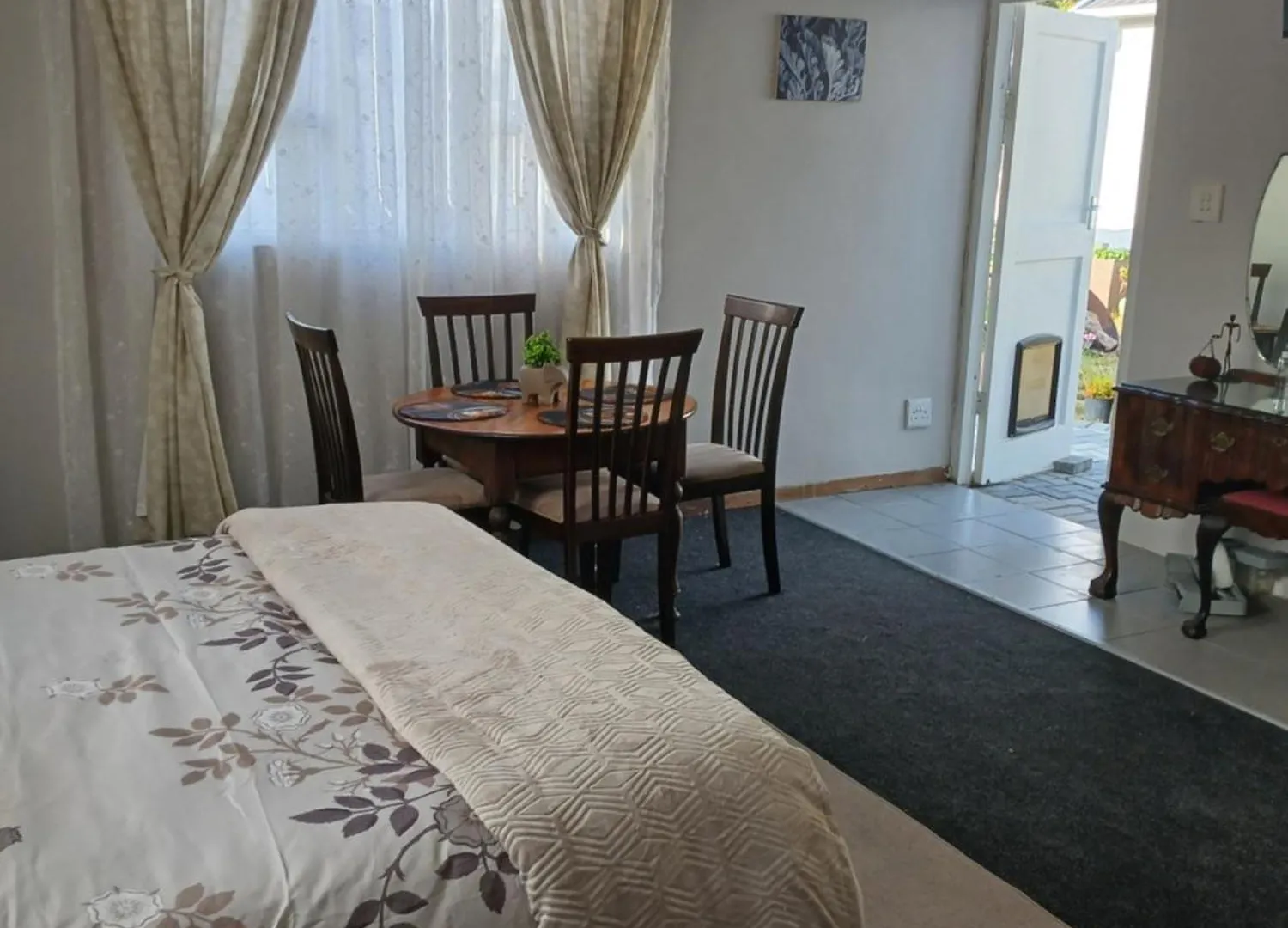 Cozy, Self-Catering Garden Flat Aparthotel Cape Town South Africa